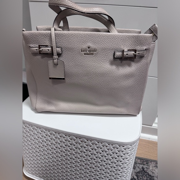 Kate Spade Purse - Picture 1 of 3